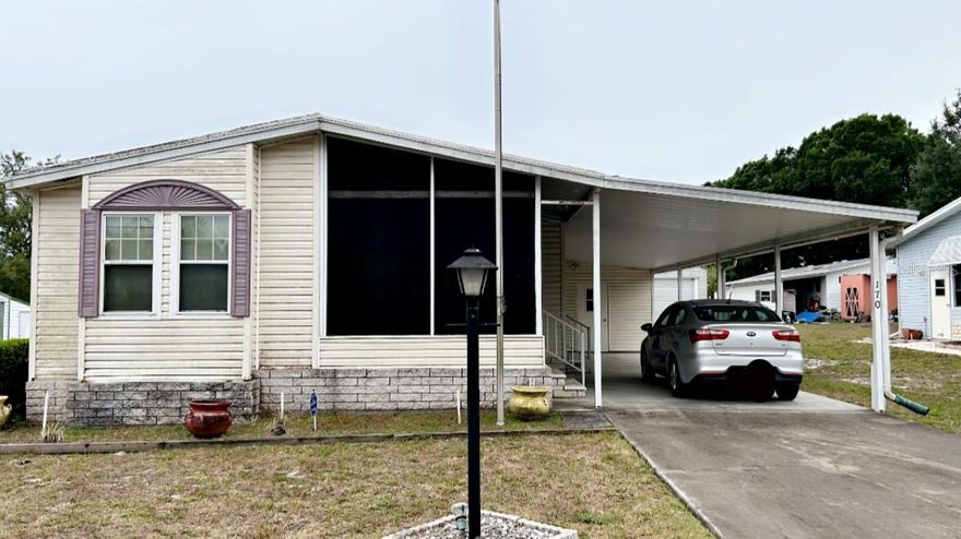 Great neighborhood and location. Perfect for investors or 'do it your selfers'