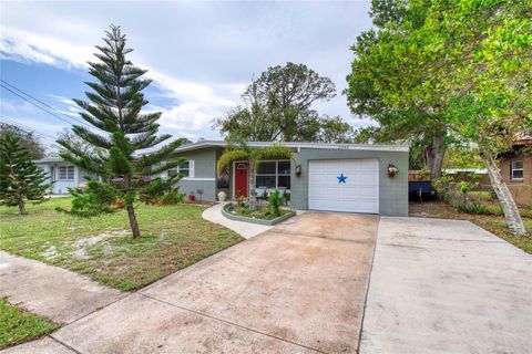 A home in SOUTH DAYTONA