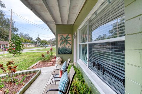 A home in SOUTH DAYTONA