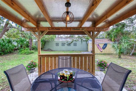 A home in SOUTH DAYTONA