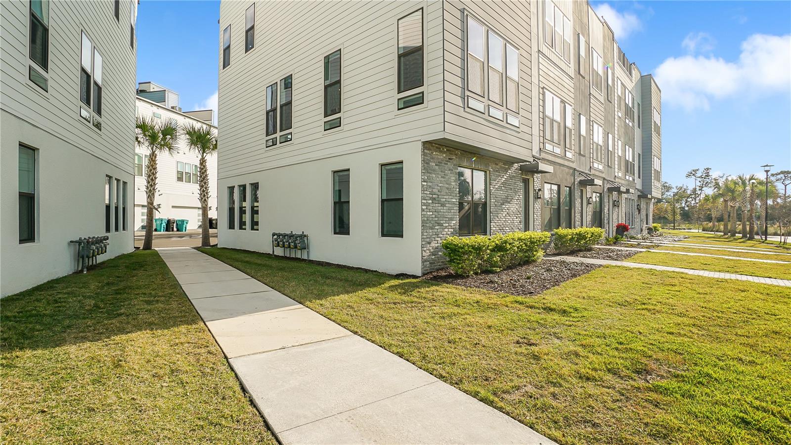 BRIX/THE PACKING DISTRICT - Residential Lease