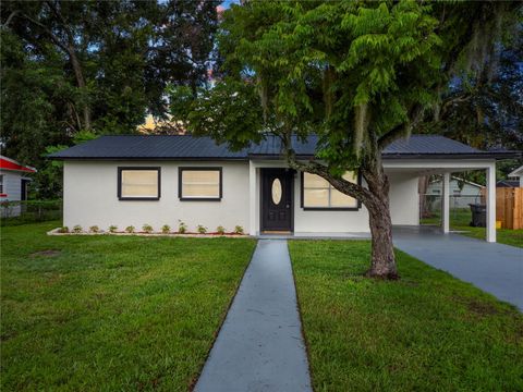 A home in LAKELAND