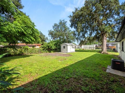 A home in LAKELAND