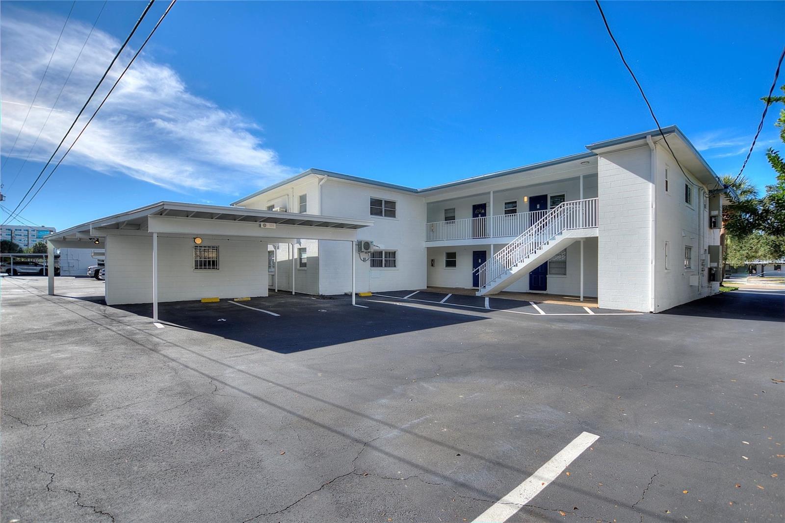 MAXIMO HARBOUR CONDO - Residential Lease