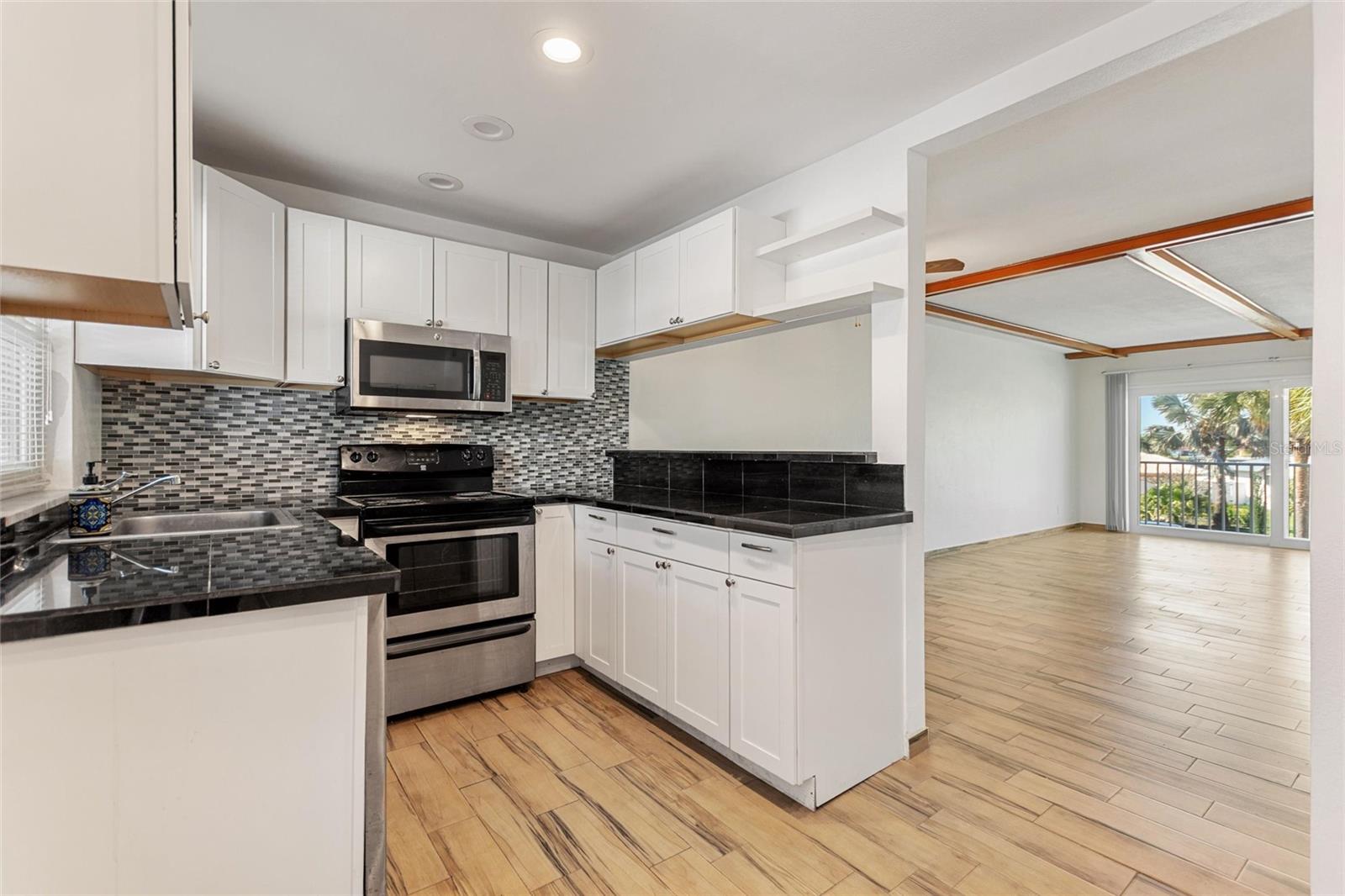 MAXIMO HARBOUR CONDO - Residential Lease