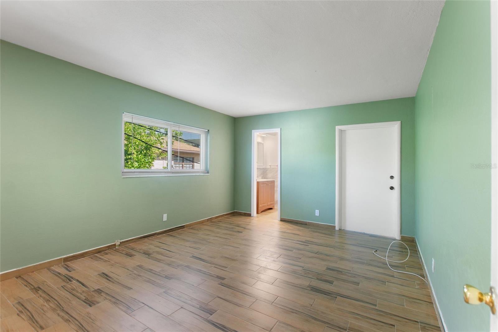 MAXIMO HARBOUR CONDO - Residential Lease