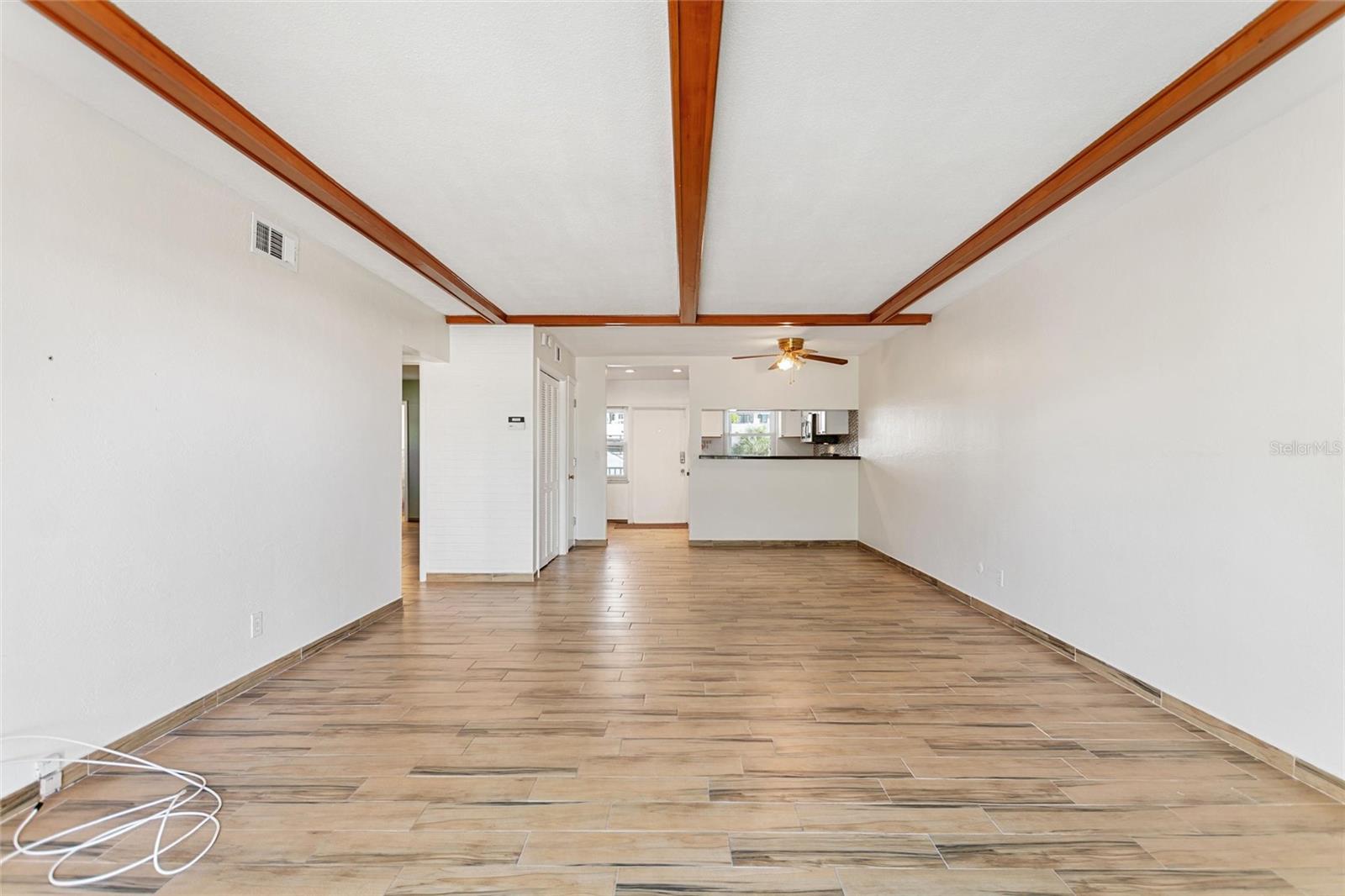 MAXIMO HARBOUR CONDO - Residential Lease