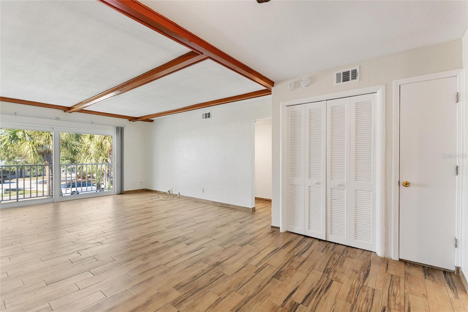 MAXIMO HARBOUR CONDO - Residential Lease