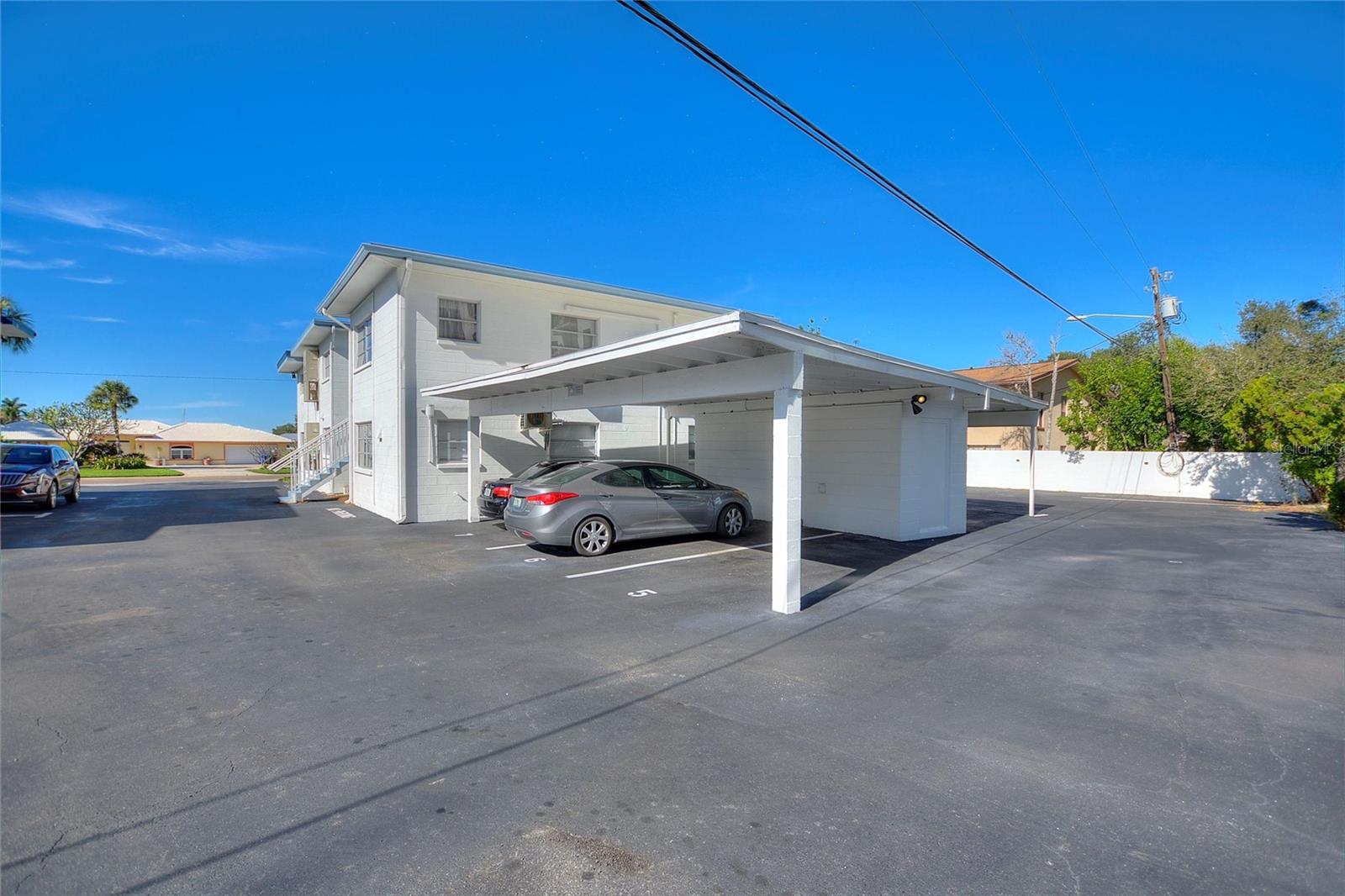 MAXIMO HARBOUR CONDO - Residential Lease