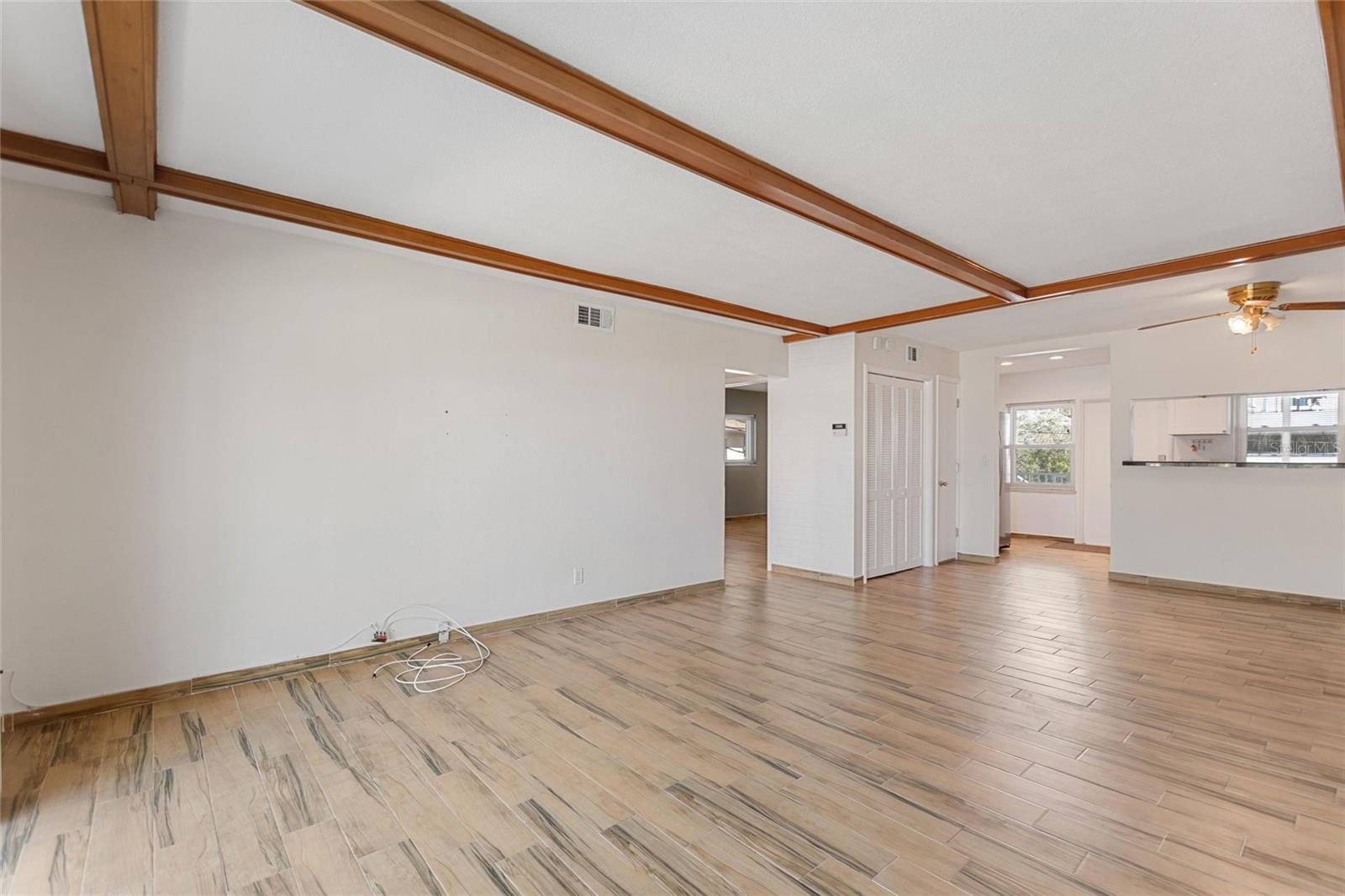 MAXIMO HARBOUR CONDO - Residential Lease