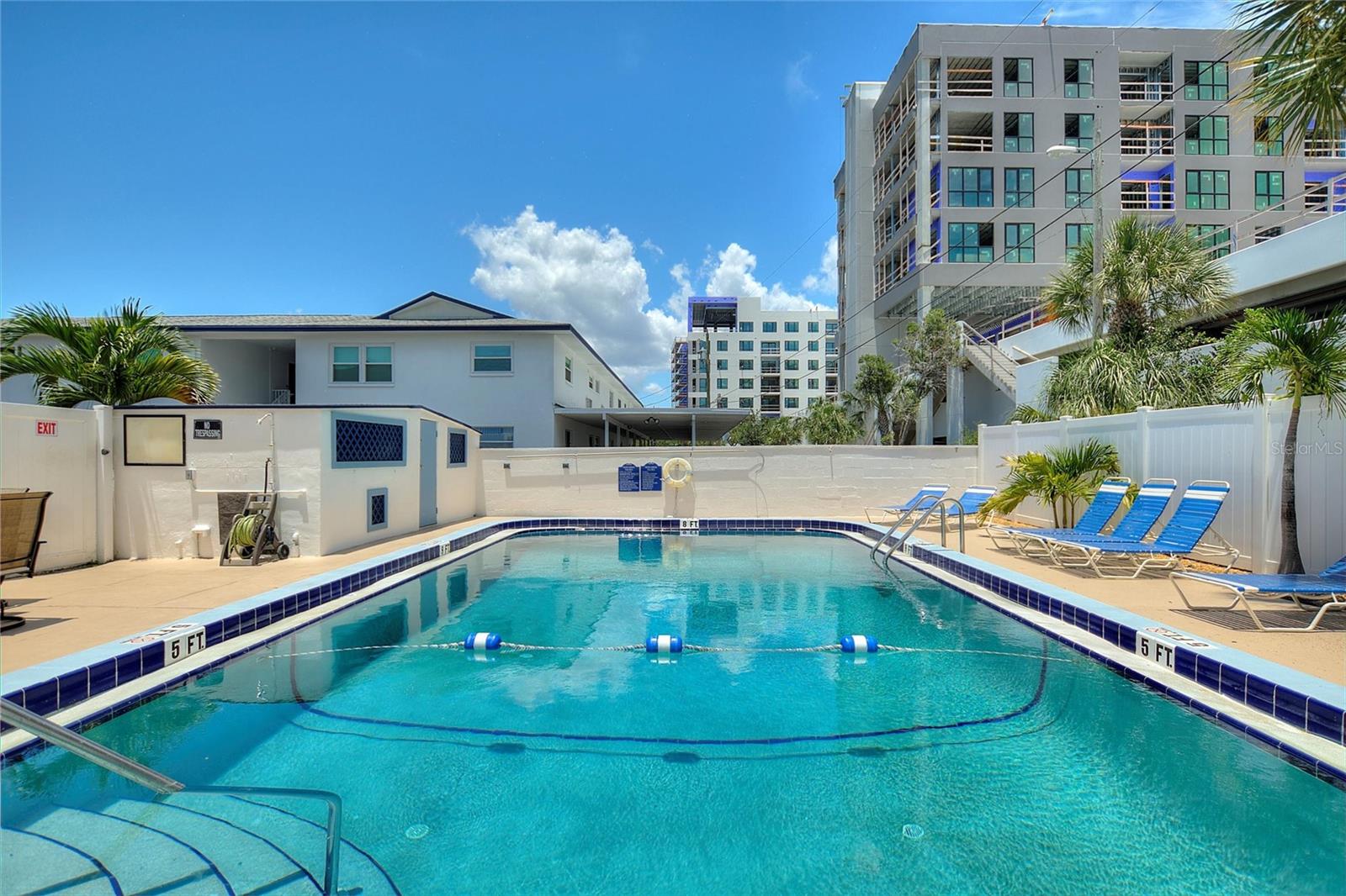 MAXIMO HARBOUR CONDO - Residential Lease