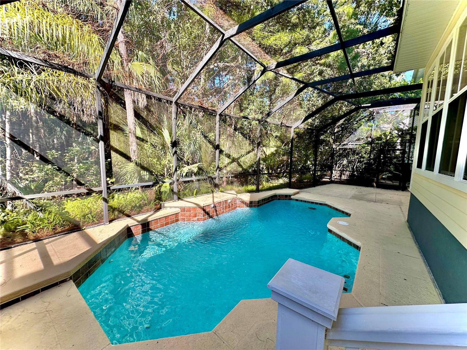 814 RUNNER OAK STREET