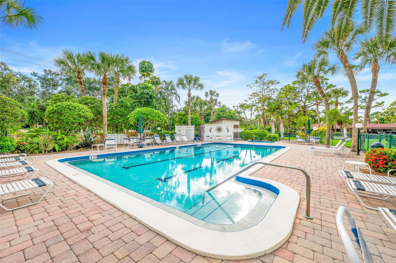 VALENCIA GARDEN - Residential