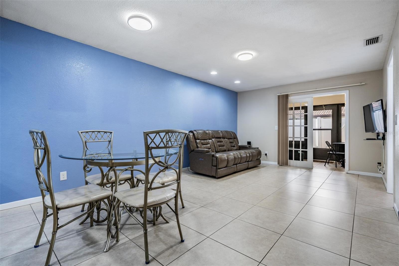 ROSETREE VILLAGE - Residential