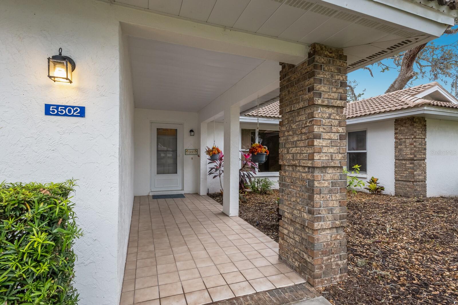 5502 GARDEN LAKES OAK