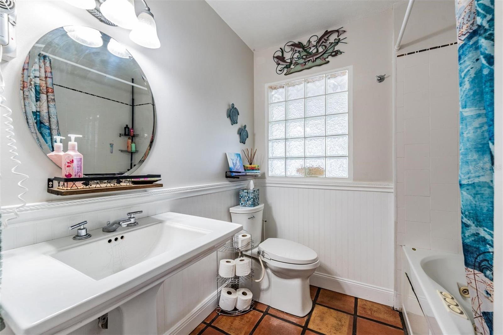 BAY PINES ESTATES - Residential