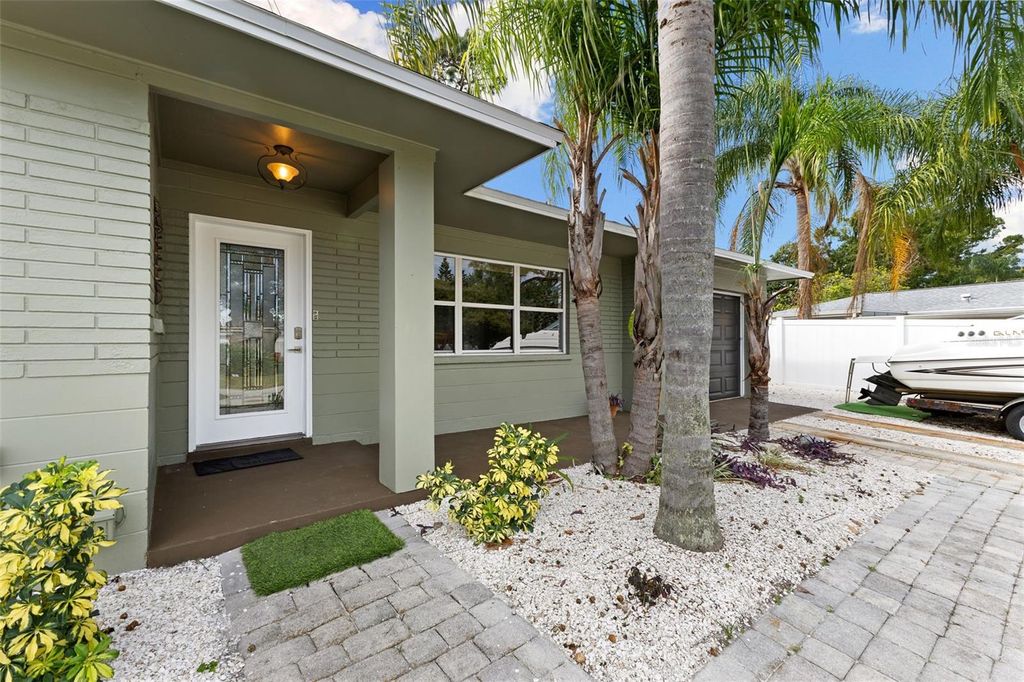 Photo of 9854 51st Avenue N, St Petersburg, FL 33708 (MLS # TB8451120)