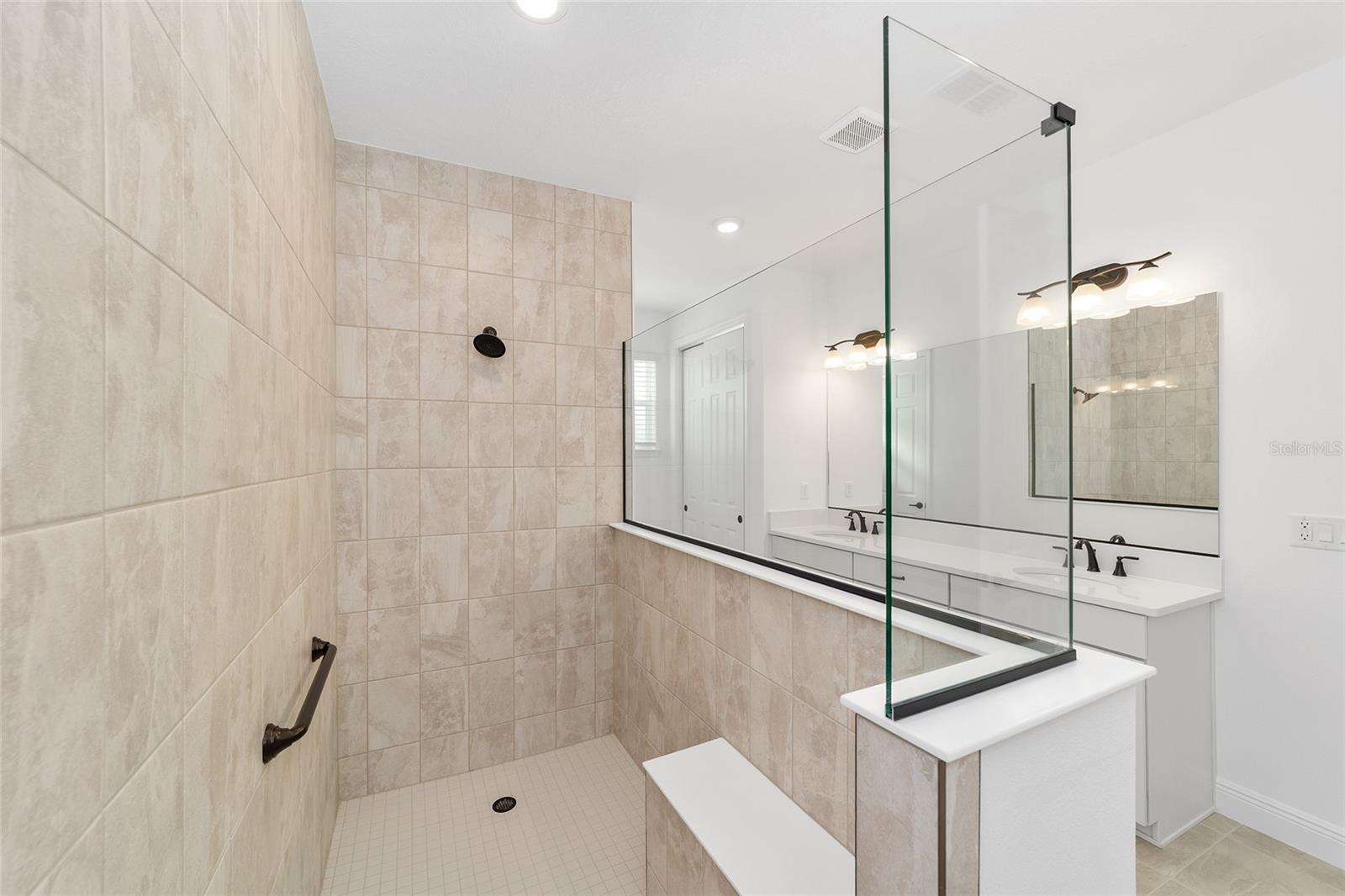 ON TOP OF THE WORLD - Residential