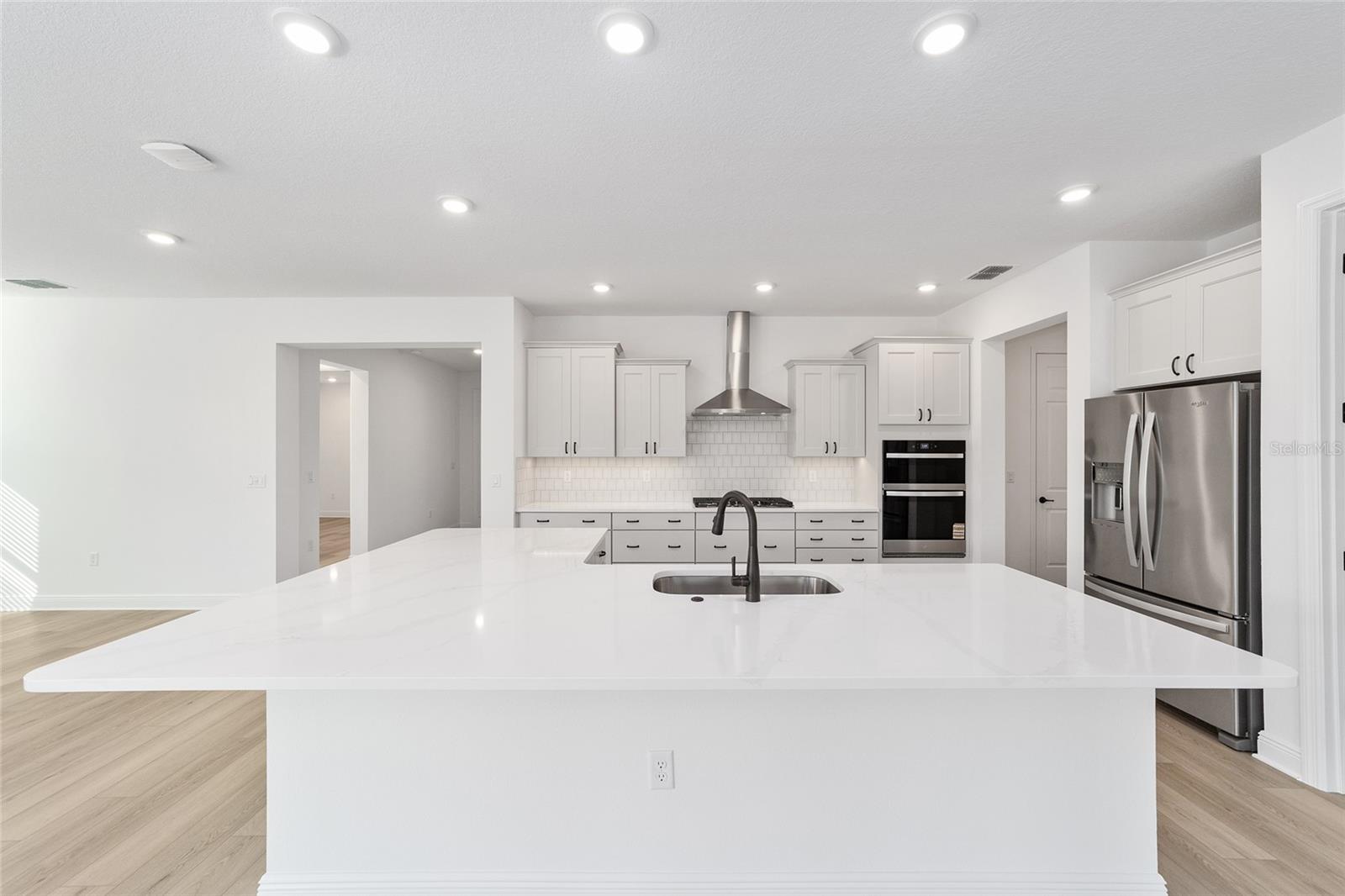 ON TOP OF THE WORLD - Residential