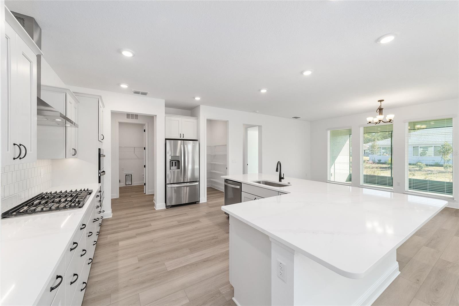 ON TOP OF THE WORLD - Residential