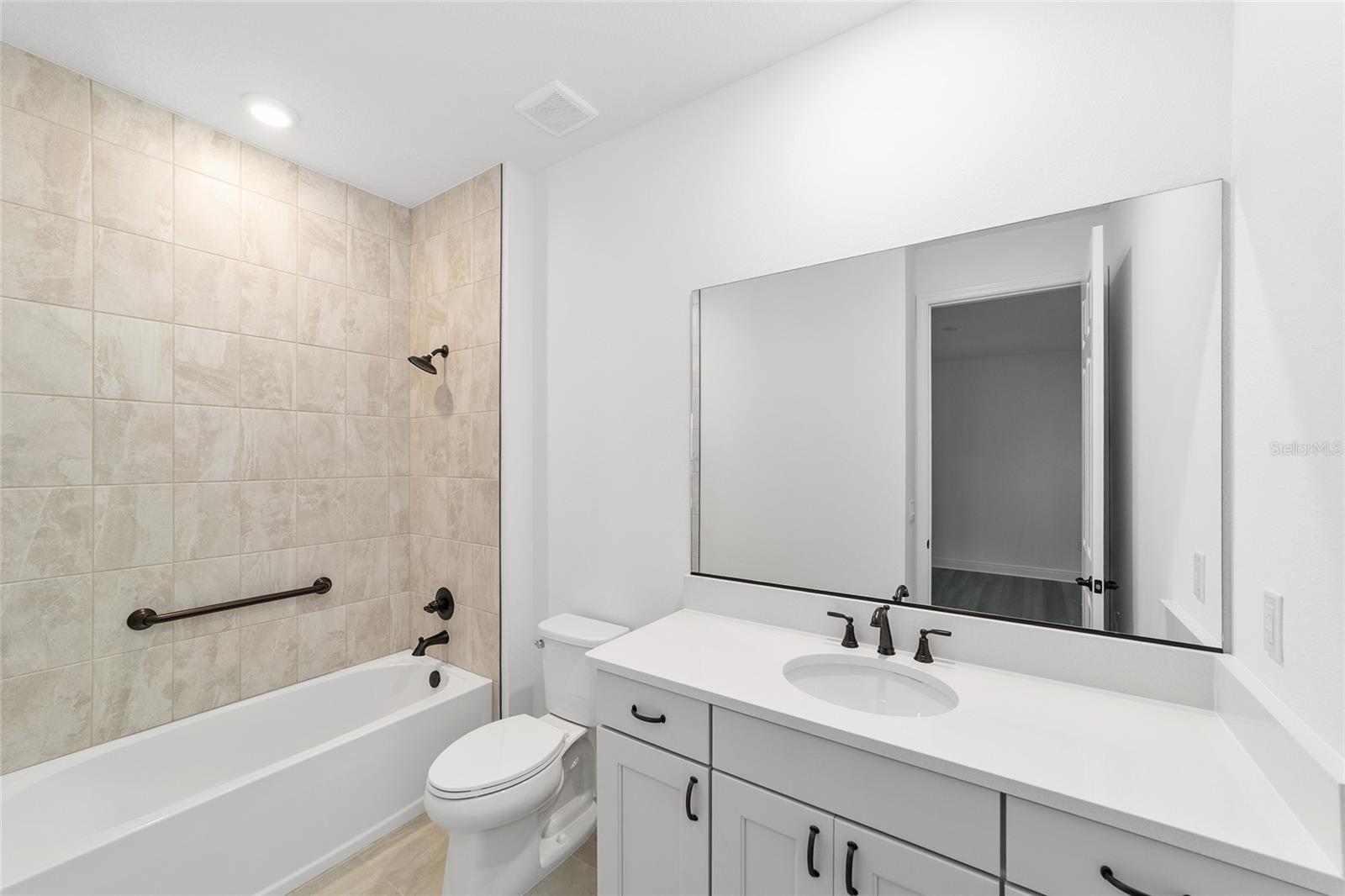 ON TOP OF THE WORLD - Residential