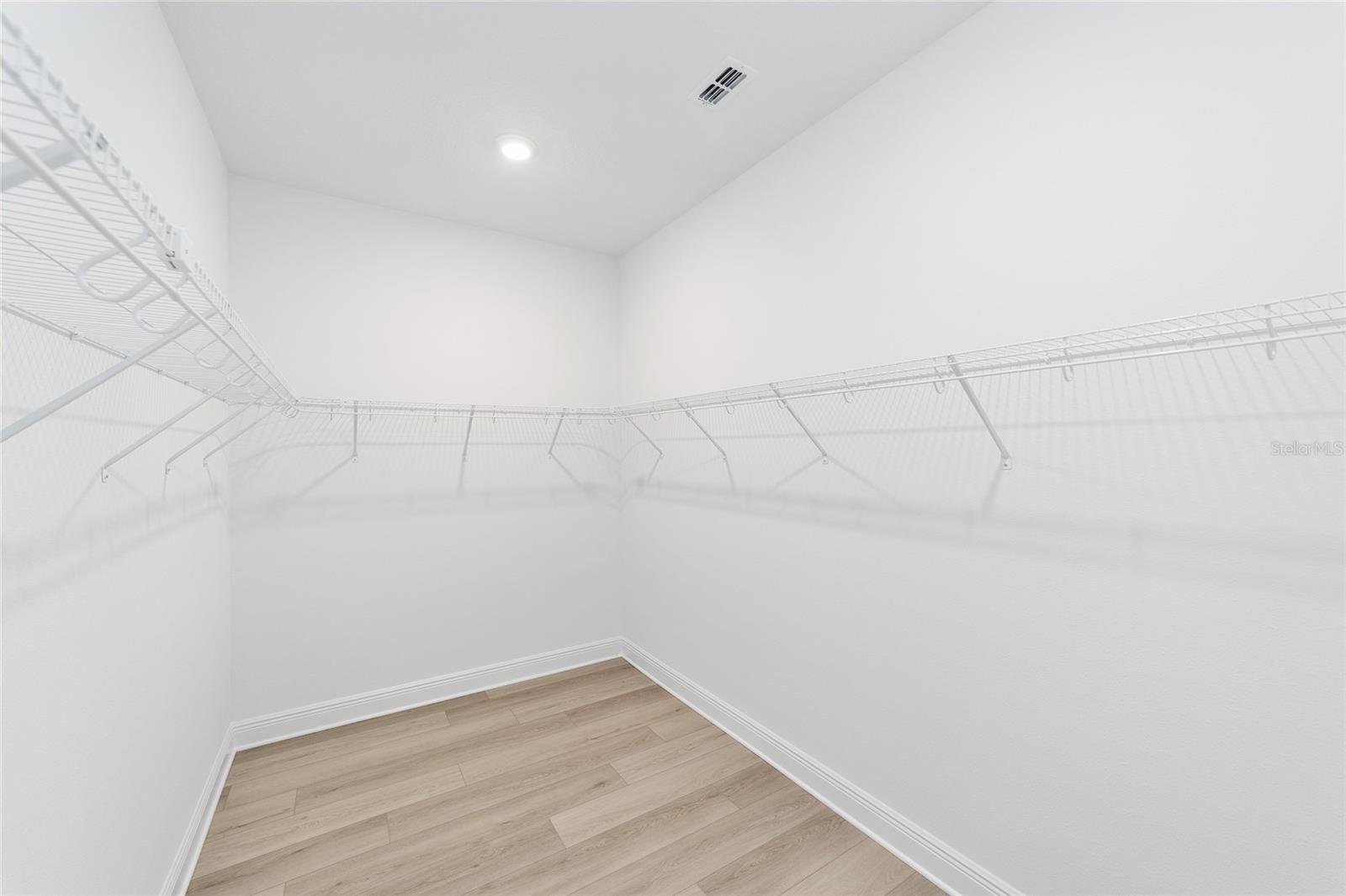 ON TOP OF THE WORLD - Residential