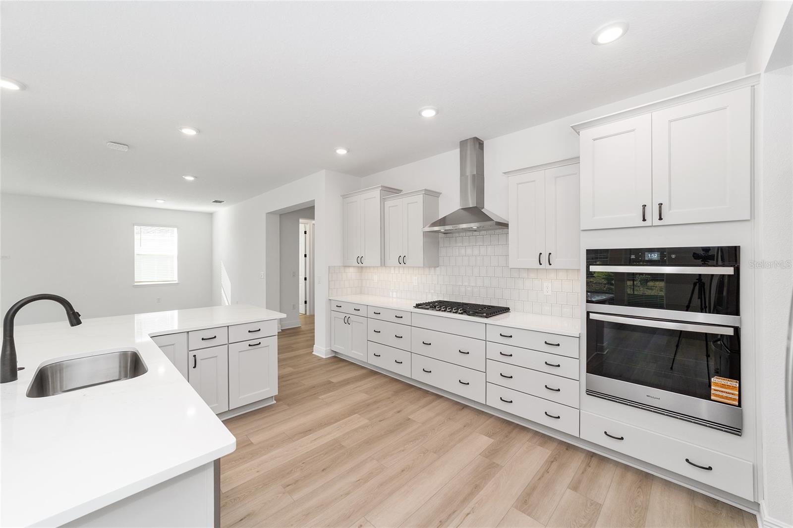 ON TOP OF THE WORLD - Residential