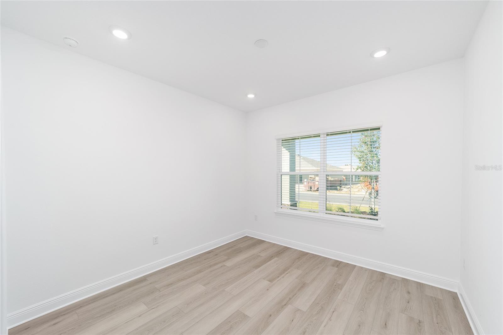 ON TOP OF THE WORLD - Residential