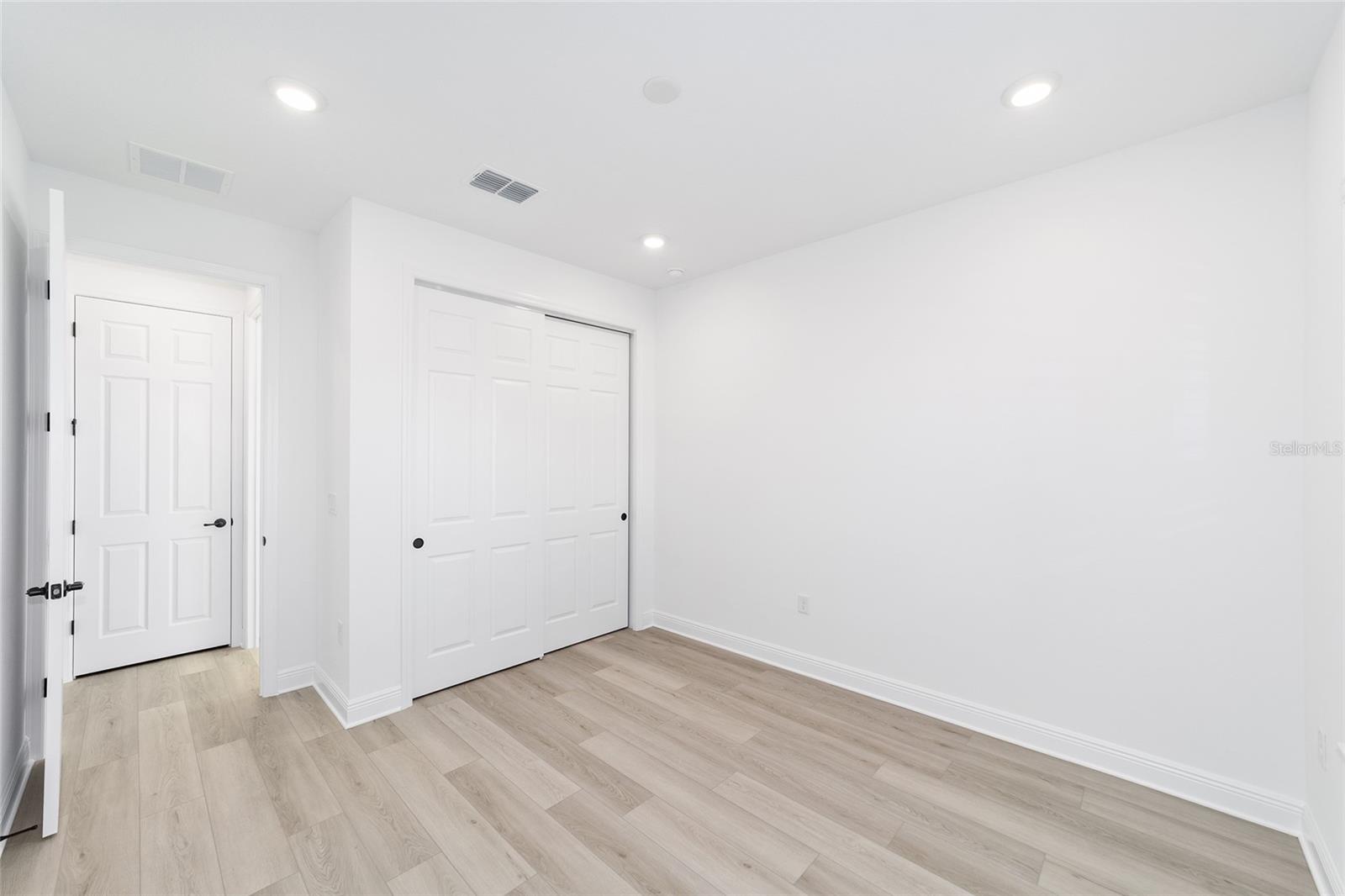 ON TOP OF THE WORLD - Residential