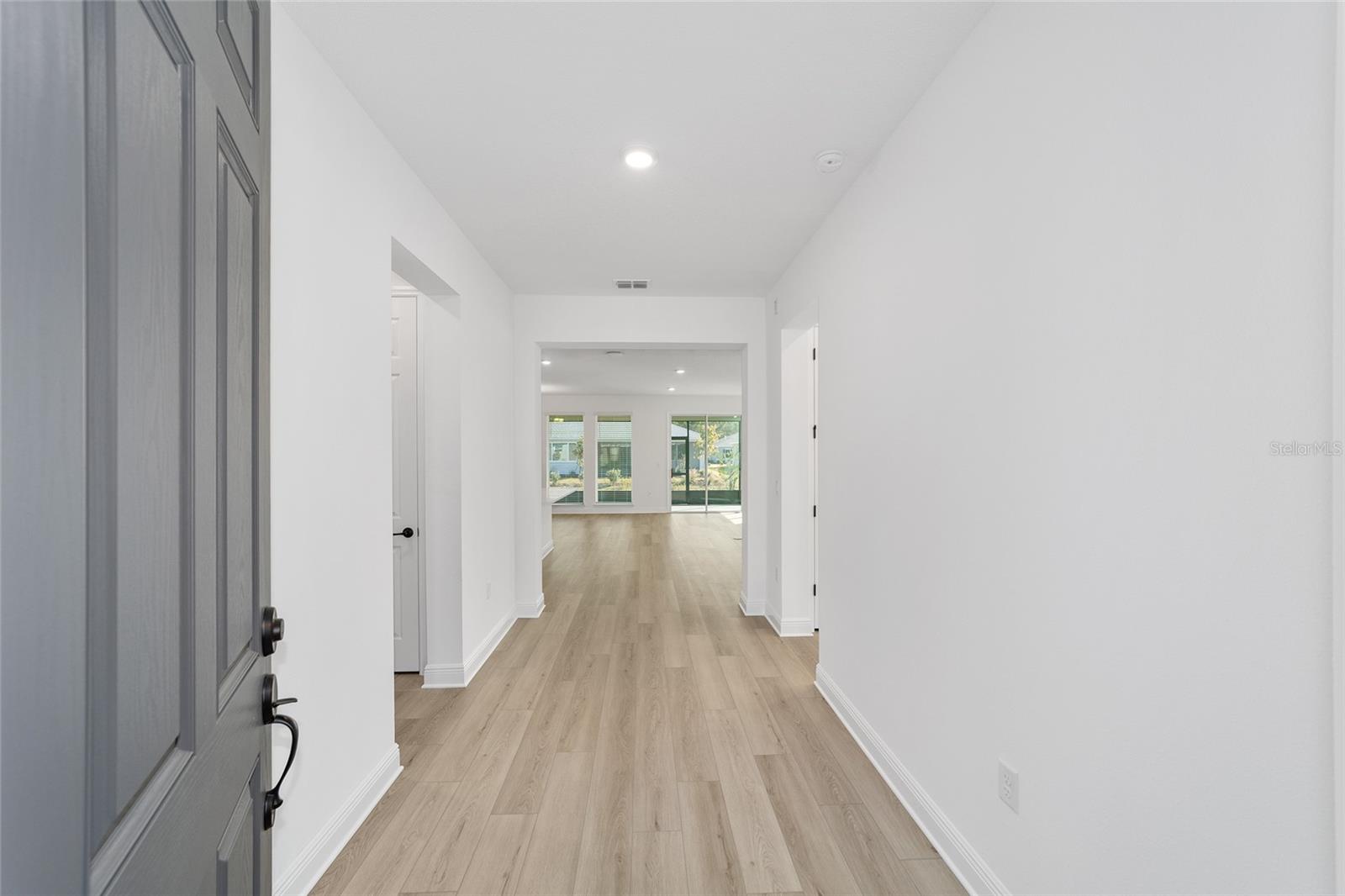 ON TOP OF THE WORLD - Residential