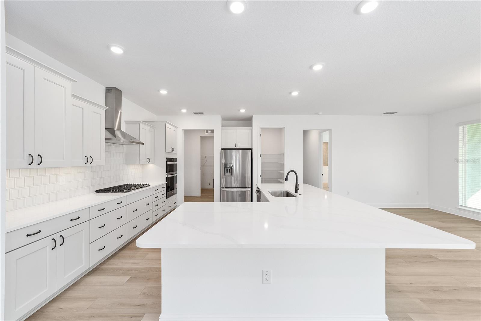 ON TOP OF THE WORLD - Residential