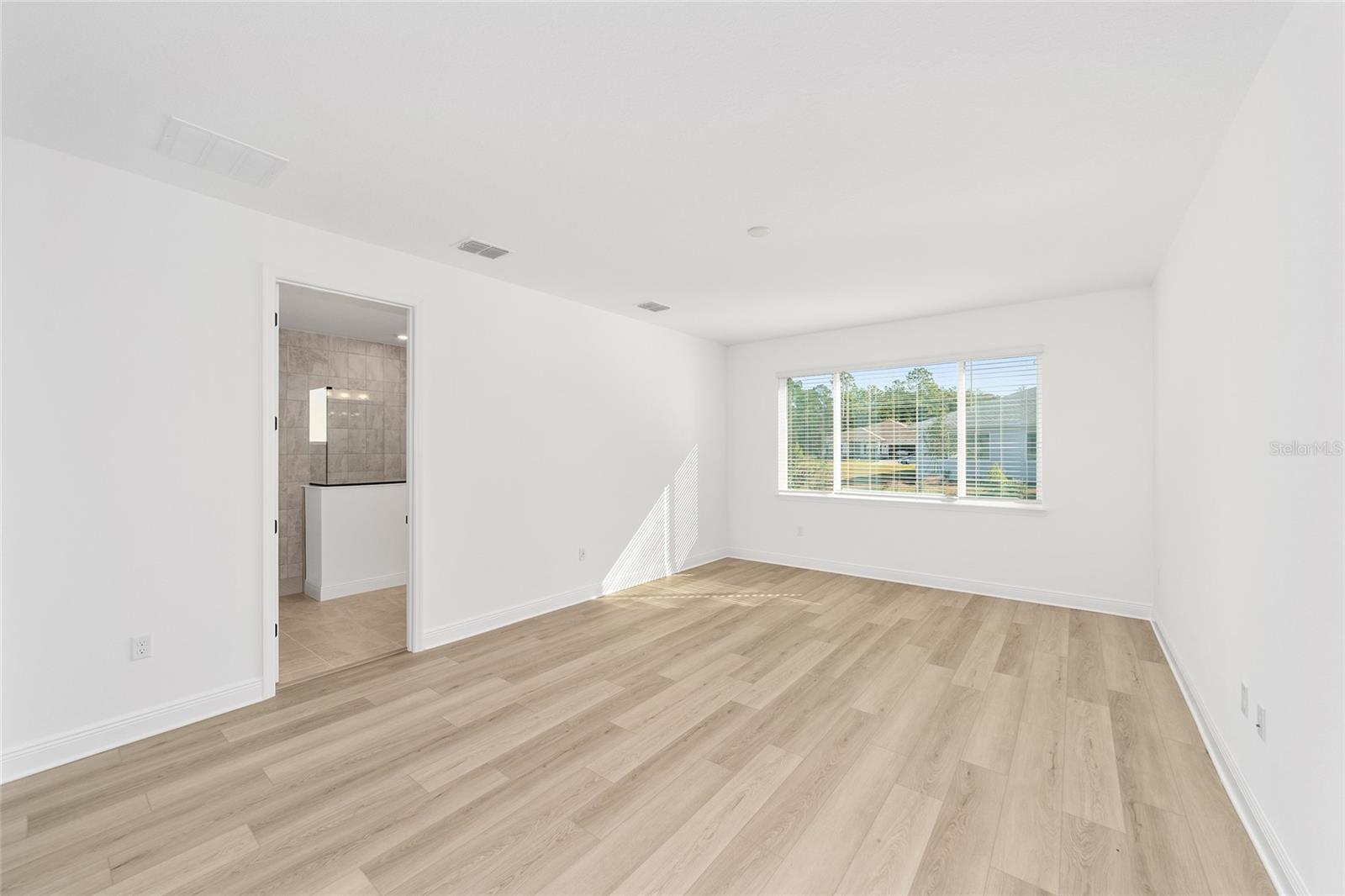 ON TOP OF THE WORLD - Residential