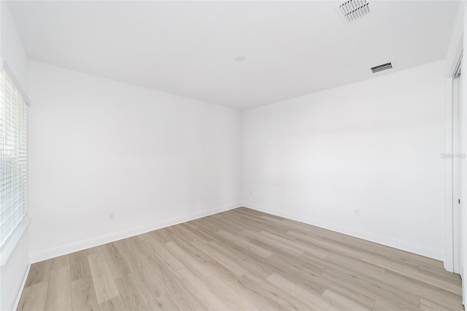 ON TOP OF THE WORLD - Residential