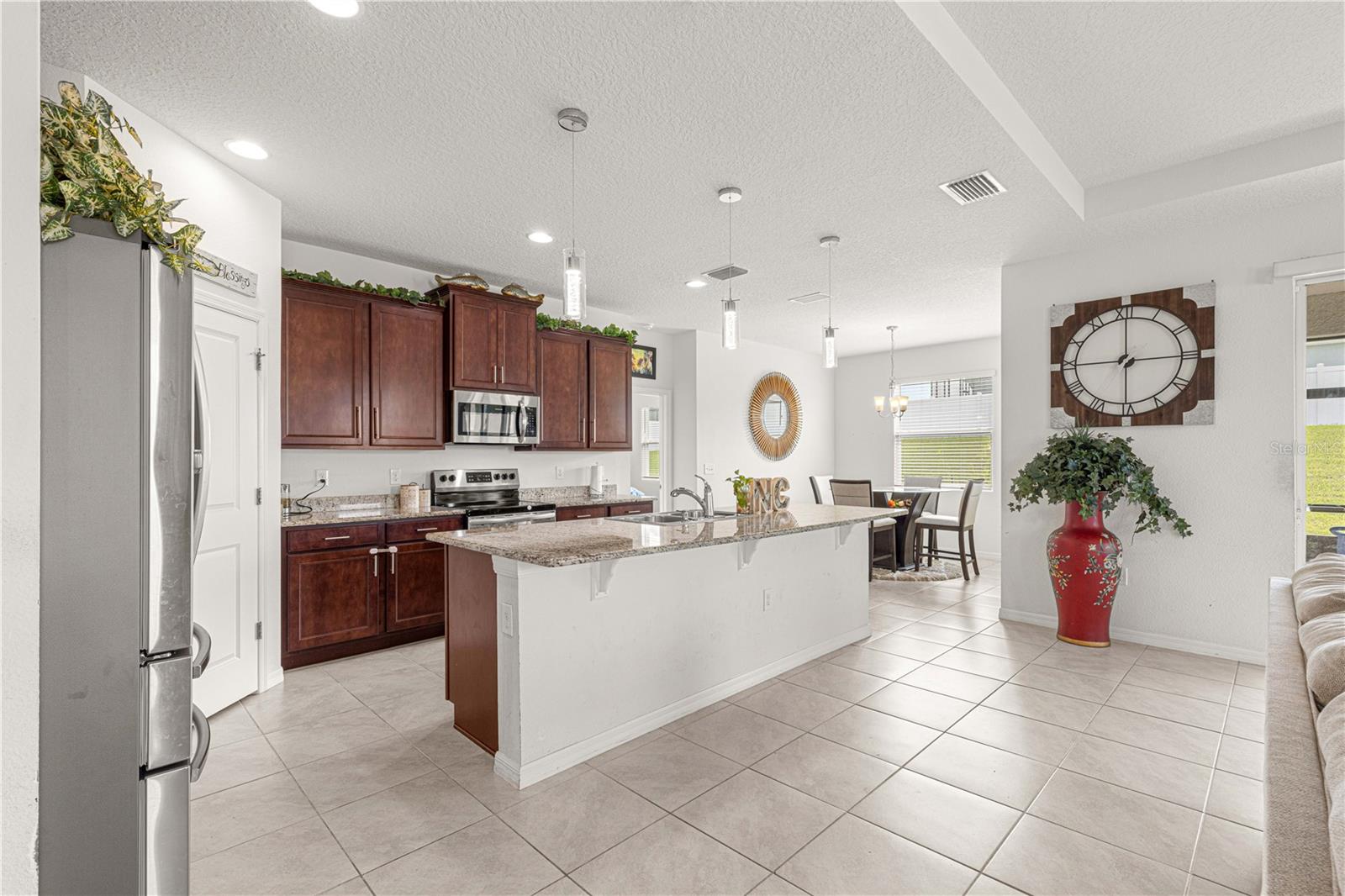 MAGNOLIA MANOR - Residential Lease