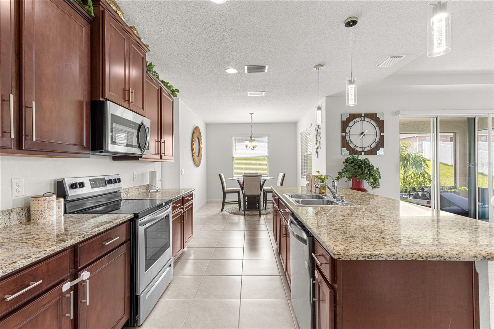 MAGNOLIA MANOR - Residential Lease