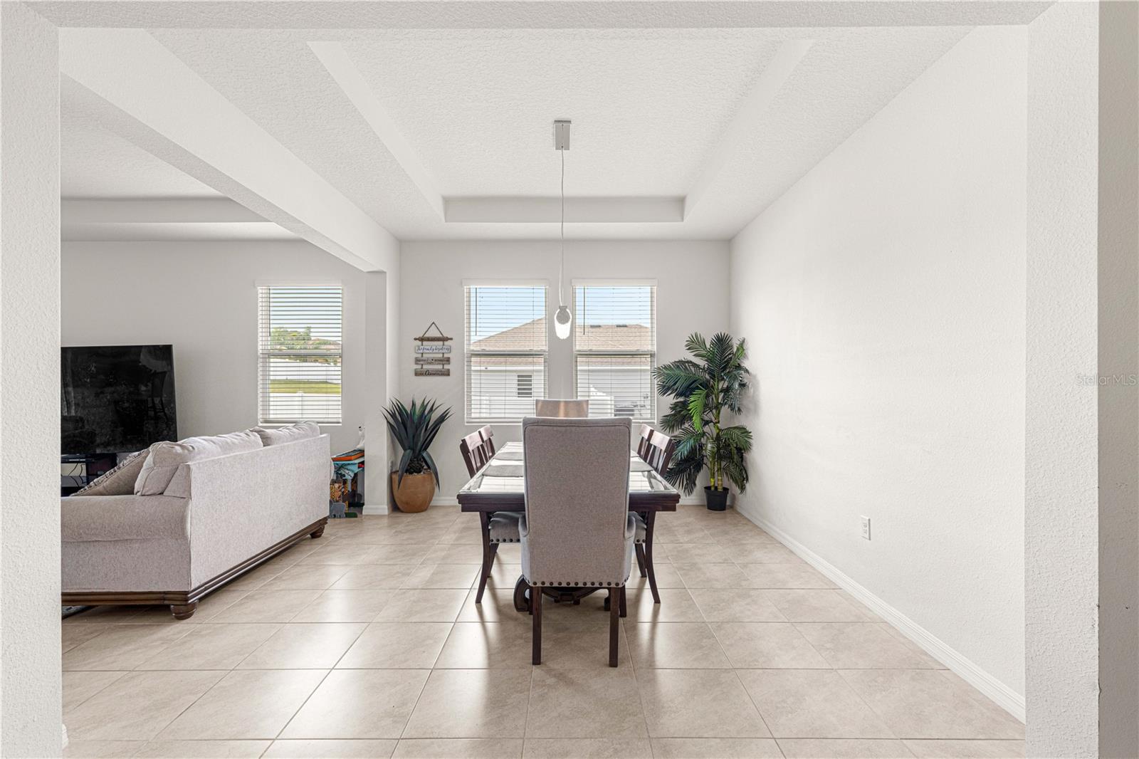 MAGNOLIA MANOR - Residential Lease