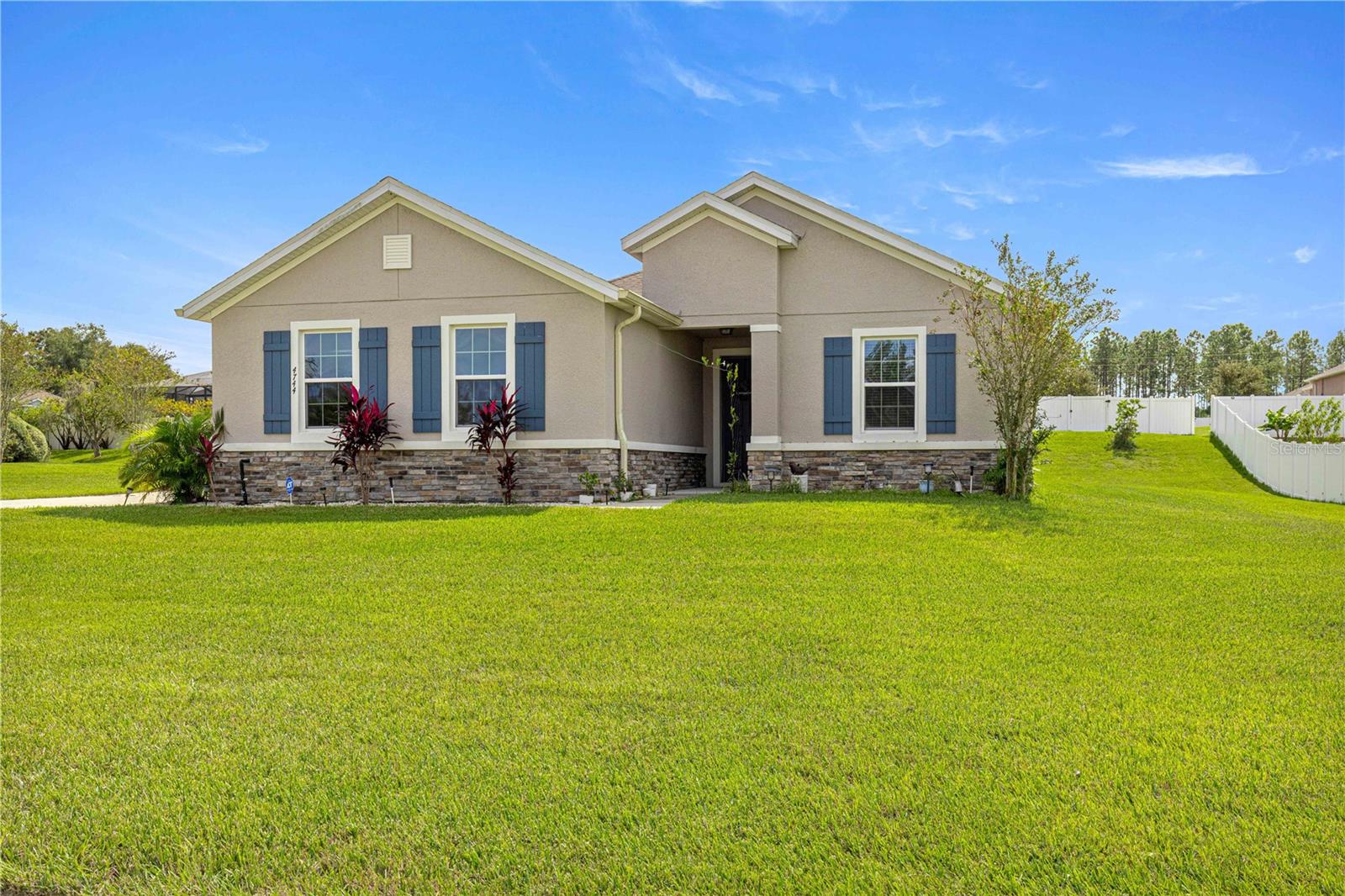 MAGNOLIA MANOR - Residential Lease
