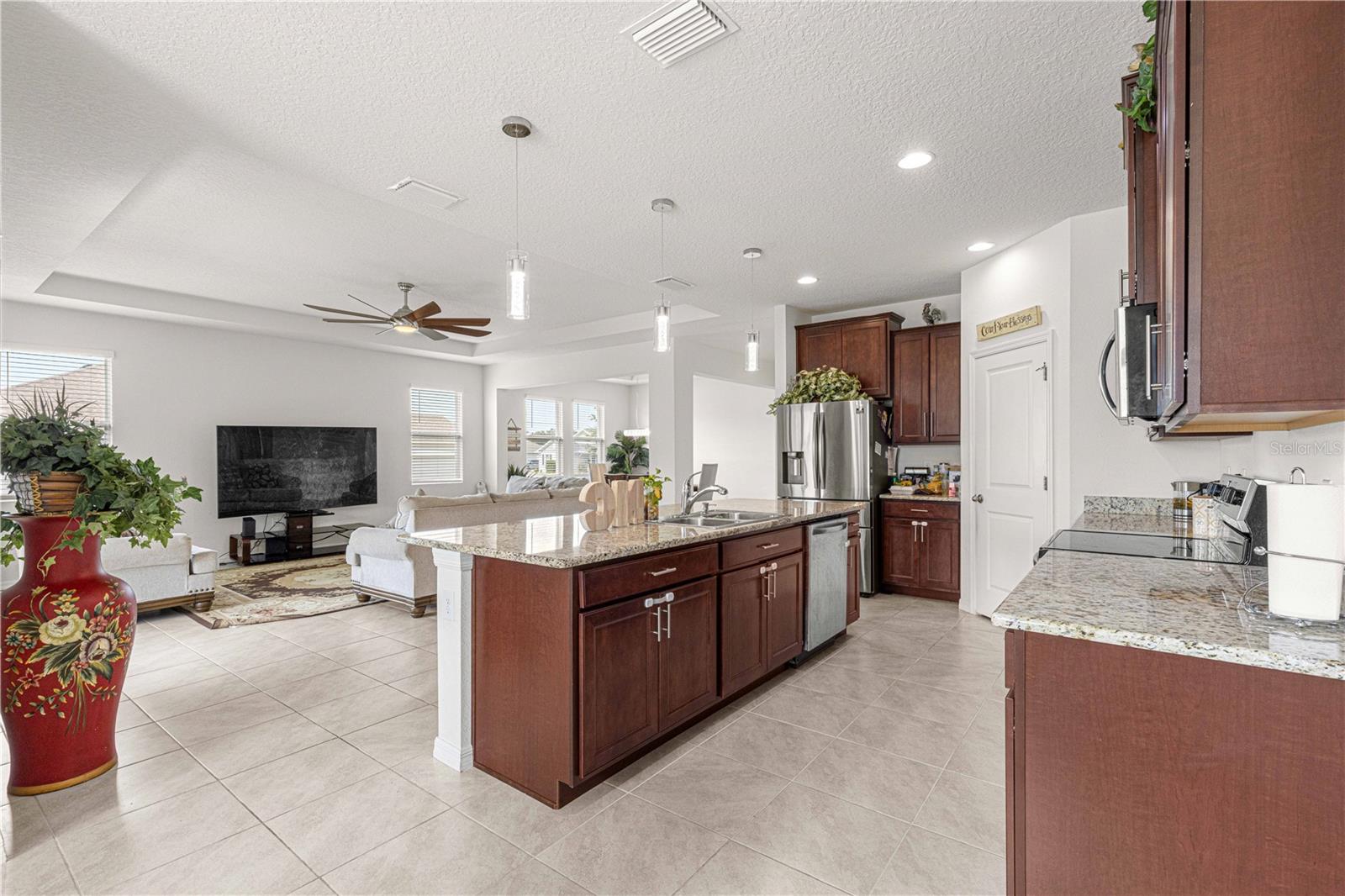 MAGNOLIA MANOR - Residential Lease