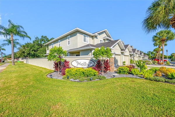 9719 TAYLOR ROSE LN, SEMINOLE, FL 33777 - Image 2baf5e6a4e54ff27cdef545ab7e3611d/370400186