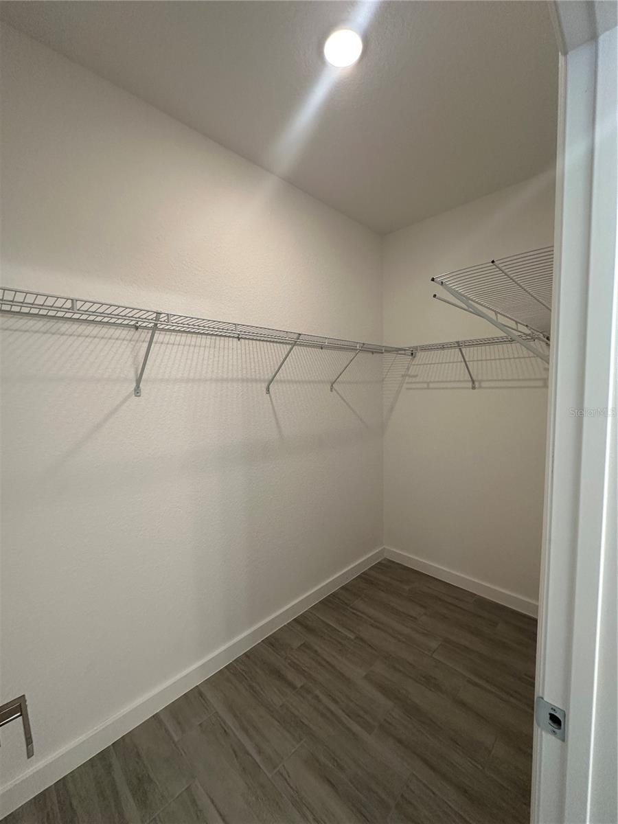CLERMONT LINCOLN PARK - Residential Lease