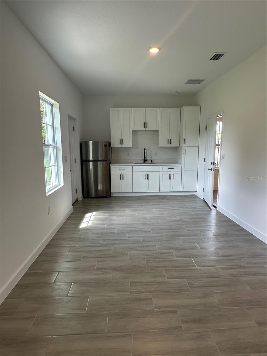 CLERMONT LINCOLN PARK - Residential Lease