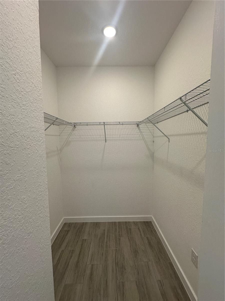 CLERMONT LINCOLN PARK - Residential Lease