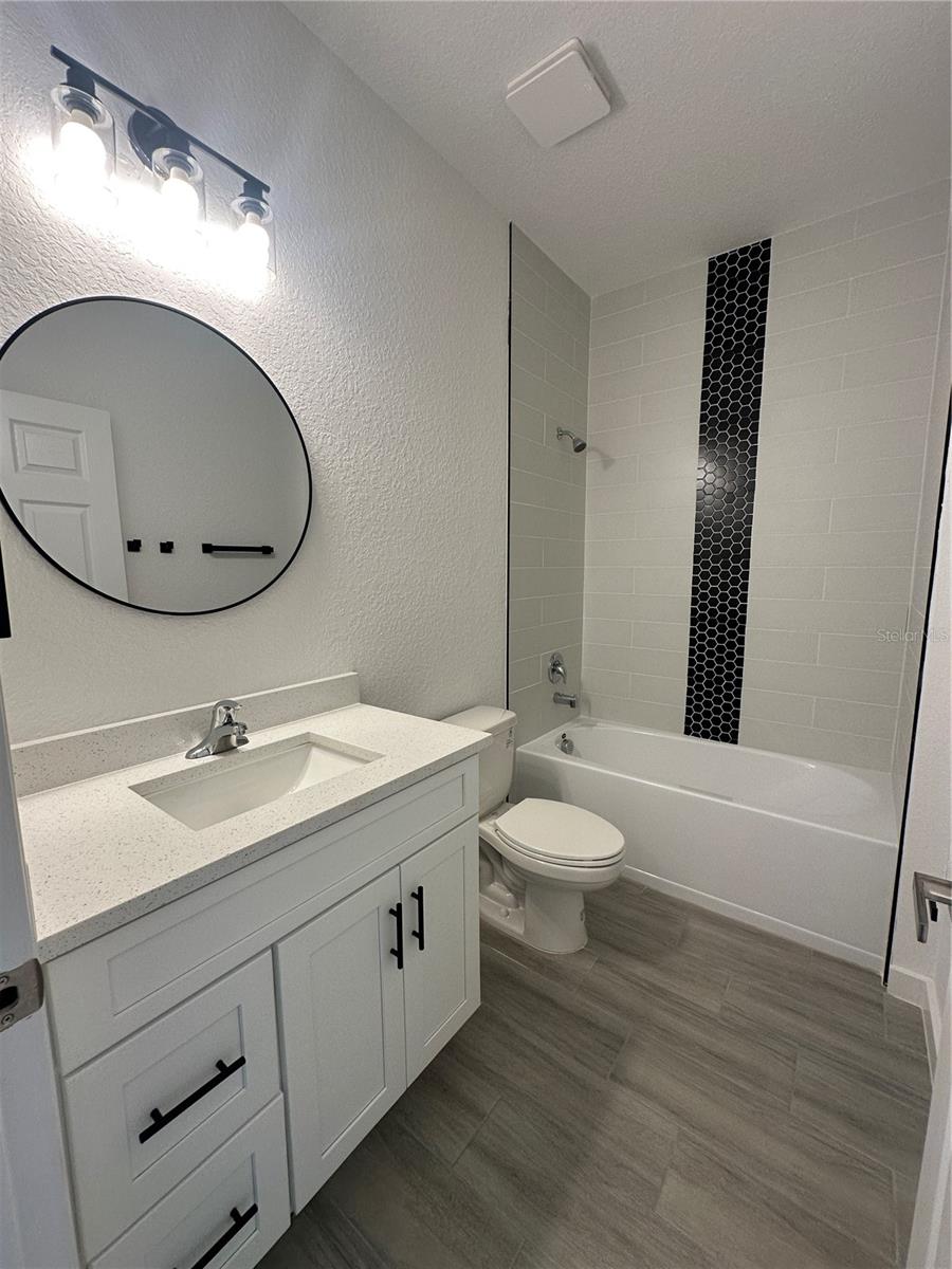 CLERMONT LINCOLN PARK - Residential Lease