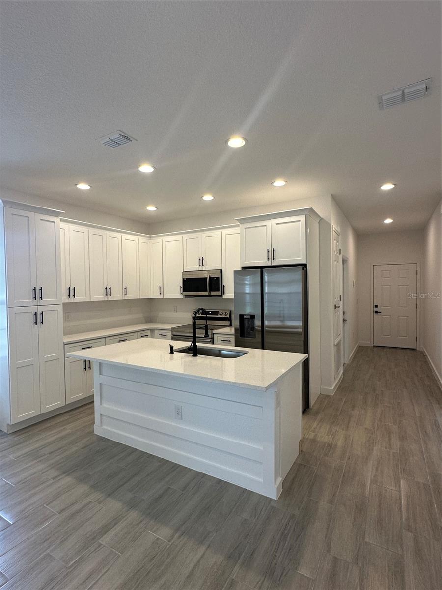 CLERMONT LINCOLN PARK - Residential Lease