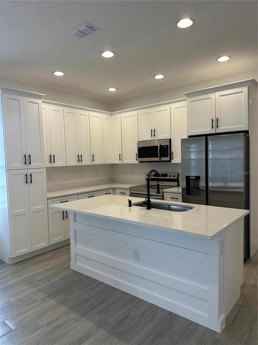 CLERMONT LINCOLN PARK - Residential Lease