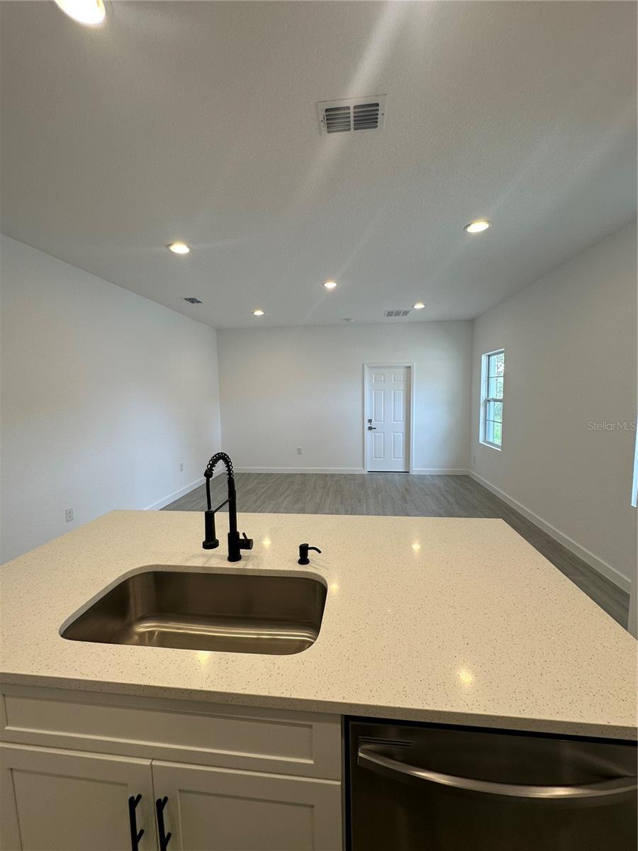 CLERMONT LINCOLN PARK - Residential Lease