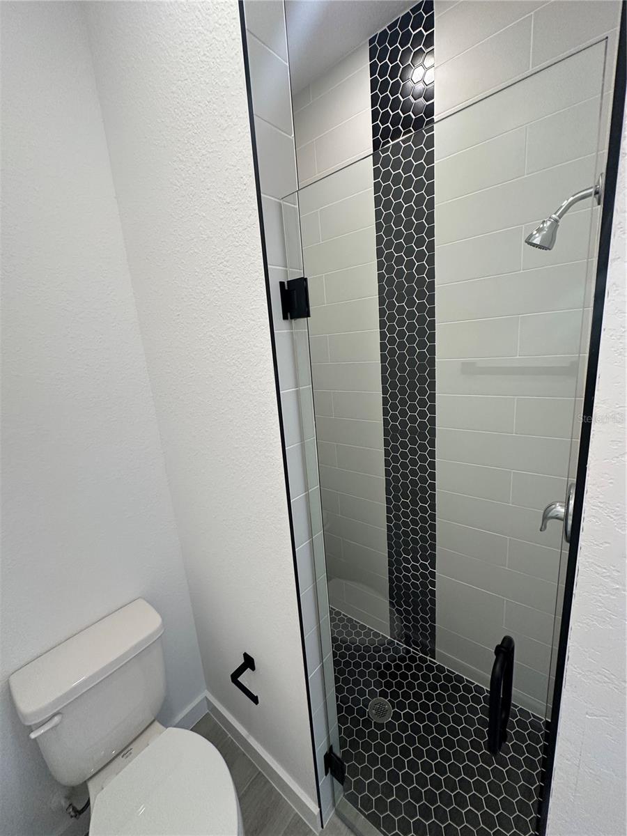 CLERMONT LINCOLN PARK - Residential Lease