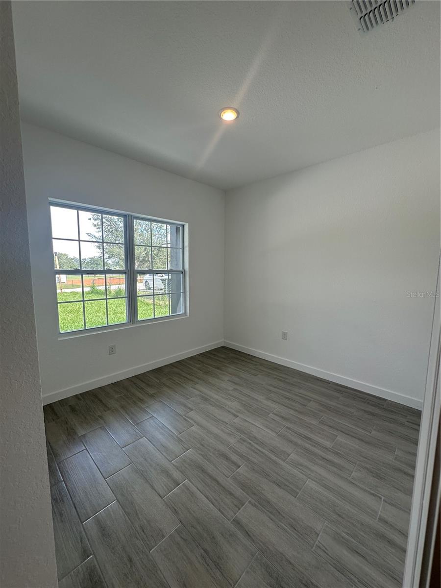 CLERMONT LINCOLN PARK - Residential Lease