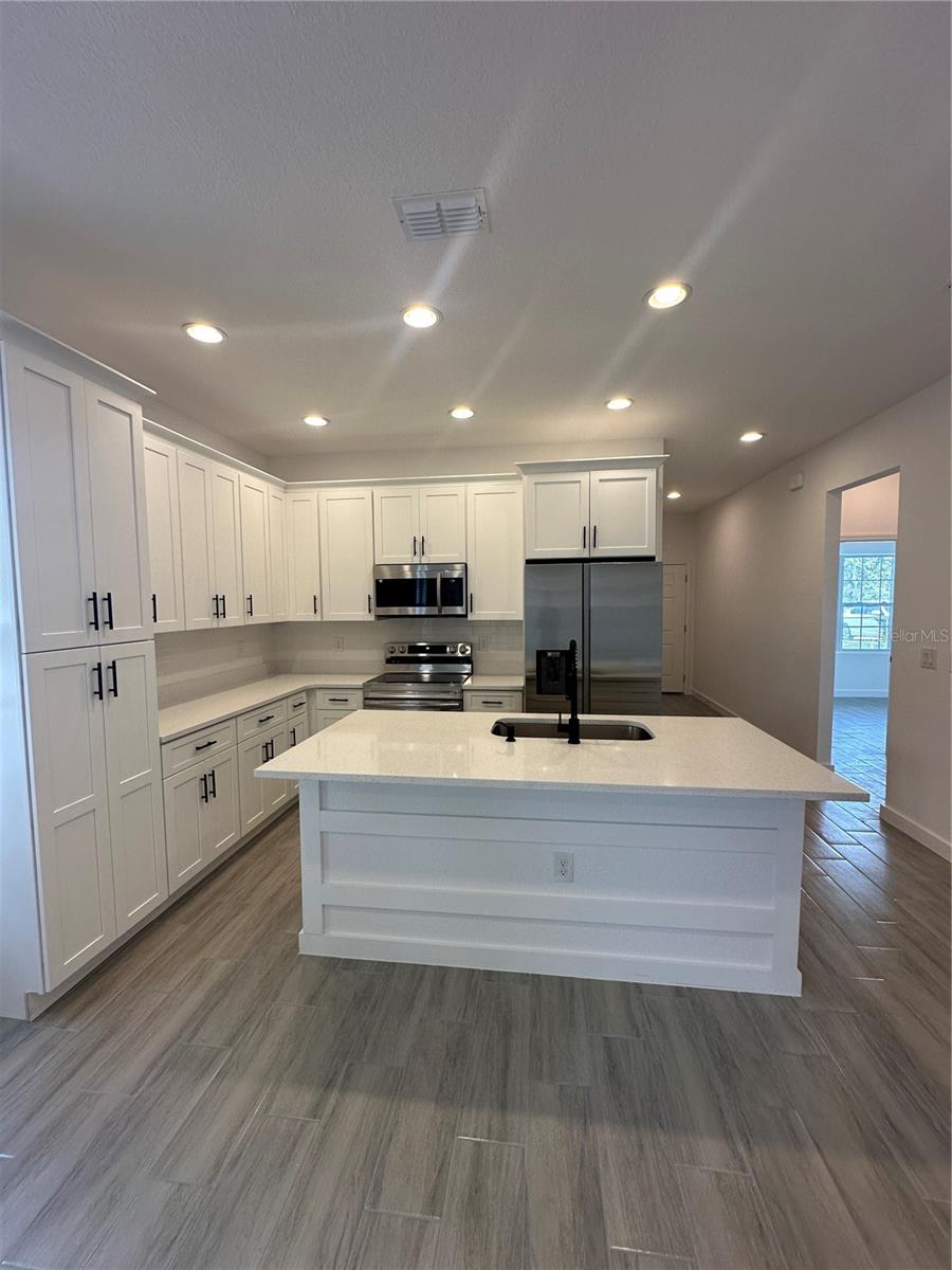 CLERMONT LINCOLN PARK - Residential Lease