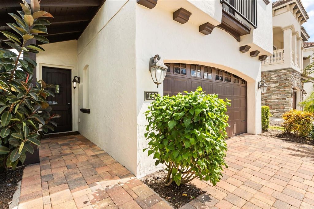 Photo of 1097 Castle Pines Court, Reunion, FL 34747 (MLS # O6348333)